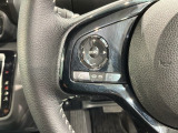 ステアリングにオーディオ操作スイッチが付いています。オーディオ画面に直接タッチしなくても操作が出来ますので、運転に集中できます。