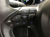 ステアリングスイッチ付き。前方から目を離すことなく操作することが可能です。