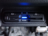■【ETC車載器】が装備されています。セットアップをしてお渡しとなり、ETCカードを差し込むだけで高速道路の利用が可能です。