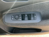 運転席のパワーウインドウ等操作部