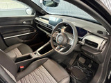 運転席になります。