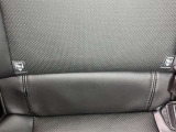 シート表皮は合成表革タイプです。