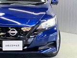 【ハイビームアシスト】先行車や対向車のライト、街路灯などを検知すると、自動でハイビームからロービームに切り替えで夜間の視界が広がると、安心も広がります!!