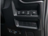 電動のスライドドアで楽々スムース!運転席からも開閉の操作もできます♪キーのスイッチひとつで自動開閉できる便利な機能もついてます♪