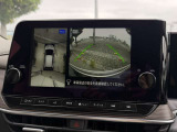 車庫入れが不安な方必見です!白線や車間を空から見下ろしたような画像で一目で分かって車庫入れも安心。周囲に動くものがあれば表示とブザーでお知らせしてくれるのでさらに安心です。
