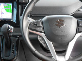 ステアリングには様々なスイッチが付いておりますので運転しながらの操作も楽ちんです♪