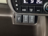 【USBポート】USBポートも装備されています、スマートフォンの充電やオーディオに連携も可能です、今や欠かせない装備の一つです!
