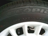 タイヤサイズは、155/65R14です。