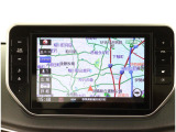 9インチの大画面で見やすく快適なナビゲーション!