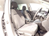楽な姿勢で座ることが出来るので長時間の運転でも疲れにくいですし体もぶれにくいですよ。