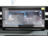 10インチタッチスクリーン。Apple CarPlay/AndroidAuto対応。