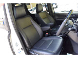 ☆運転席全体☆ ブラックテーラード専用ブラック合皮シートでございます♪