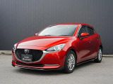 世界統一名称の『MAZDA2』となったコンパクト。「Be a Driver」のスローガンのもと、最適なドライビングポジションを提供できる室内空間と思い通りの走行性能を持った、クラスを超えたお車です!