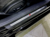 ご納車前には弊社グループの認証工場にて、専門スタッフによる100項目の点検・整備を実施いたしております。