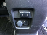 各種スイッチ類はこちらにレイアウトしています。