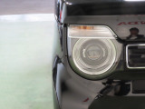 LEDヘッドライトは、点灯の瞬間から光量を発揮し、突然暗くなるトンネルなどでの安定感を高めます。
