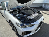 安心のBMW認定中古車は100項目の箇所を徹底的にチェック致します。機械的な箇所や電気系、コンピューターなどをご納車前に点検し、交換基準に達した部品は全て新品に修理返品した後にご納車致します。