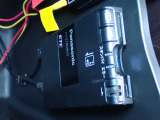 ■【ETC車載器】が装備されています。セットアップをしてお渡しとなり、ETCカードを差し込むだけで高速道路の利用が可能です。