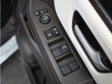 ◆パワーウィンドウスイッチ◆運転席から全席の窓の開閉操作を行うことが出来いつでも換気ができます!