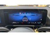 【コマンドシステム】センターのコントローラーとスイッチ類及び音声認識機能により、ナビゲーションやオーディオ&ビジュアル、車両設定等を安全に操作できます。また高精度ディスプレイを採用しています。