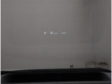 ヘッドアップディスプレイ付きで高級感もあるし、目をそらさずに情報確認可能です^^