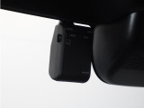 ◆ドライブレコーダー◆映像・音声などを記録する自動車用の装置です。 もしもの事故の際の記録はもちろん、旅行の際の思い出としてドライブの映像を楽しむことができます。