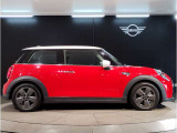 ☆MINIの車の始まりは大人四人がギリギリ乗れるコンパクトな車です!!今となっては3ナンバーですが、もともとは5ナンバーの車でした!!