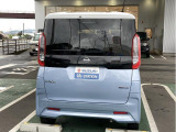 後席両側電動スライドドアで