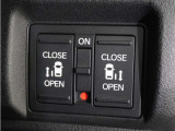 ◆両側電動スライドドア◆狭い駐車場でも乗り降りが楽々♪お子様が隣の車にドアを当ててしまう心配もございません!小さなお子様連れの方もこれで安心。