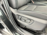 パワーシート搭載。微妙な調整が手軽にでき、ピッタリのポジションで運転することが可能です。