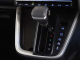 電動パーキングブレーキ・ブレーキホールドを装備してます。ホールド機能は信号待ちが多い一般道で疲労軽減になり、大好評です!