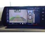 クルマの頭脳ともいえる、管理システム、iDrive。ナビだけではなく、オーディオ操作や車両情報の表示などをコントロールできます。便利さと安全性の向上にも繋がっています。