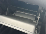 グローブボックスはとっても大きくて使いやすいですよ!他にも収納が充実しているので小物もスッキリ収まりますよ!