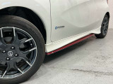 NISMO専用サイドスカート。