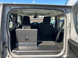 リヤシートも全車消毒済み。シートを倒すとゆったりとした室内空間に★レジャーにショッピングに大活躍!シートは左右別々に動くのでアレンジいろいろ!