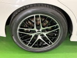 他社製アルミホイールです。足元が引き立つので、車全体のイメージがアップしますよ!