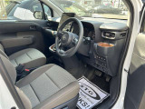 見通しのよいすっきりとした視界で、運転もしやすいです。