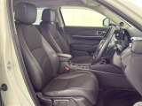 ★フロントシート★ 自然な姿勢のままでいられるシートが、運転しやすさと疲れにくさを感じさせてくれるはずです♪