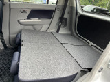 ★リアシート★ 背もたれを前に倒せば荷室が広がり、たくさんの荷物にも対応出来ます。