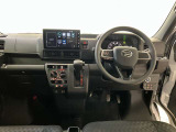 見通しのよいすっきりとした視界で、誰でも運転しやすいです。運転のしやすさは疲れにくさにも繋がりますよ♪