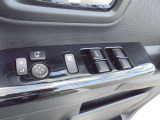 ドアミラーもAUTOで格納とっても便利です♪ウインドー操作も全てオート機能を採用しております☆