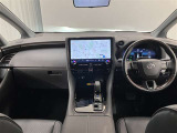 高いホールド性で運転姿勢が安定します。長距離ドライブでも疲れにくいのが魅力です。快適なドライビングライフをお送りください♪