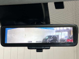 【スマートルームミラー】ルームミラー上に車体後方カメラの映像を映し出すことで車内定員、荷物状況に影響をうけません★