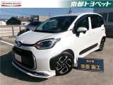 ホワイトパールのシエンタハイブリッド入荷しました。 子育て中のご家族の味方がこのシエンタ!室内も広々していて、後部座席から運転席への移動もできます!ベビーカーや三輪車も楽々載せられますよ!