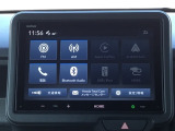 純正のディスプレイオーディオを搭載しています。Apple CarPlayやAndroid Autoに対応しているので、スマートフォンの機能を車内でも手軽に使えます。