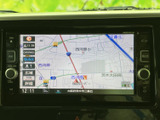 地図情報を画面で確認でき、現在地や周辺道路を把握しながら目的地までの道順を確認できます。日常のお出かけから初めて訪れる場所への移動まで、道案内をサポートします。