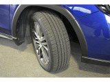 タイヤサイズは225/585R18です。
