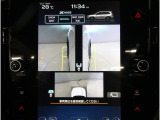 左右のサイドカメラ映像を同時に表示し、車両周囲の死角をしっかりカバー。狭い道や駐車時の接触リスクを減らし、安心して操作できる視界を確保します。