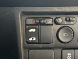 運転席の手元で助手席側スライドドアの開閉操作が可能です。