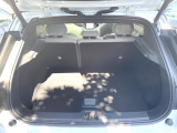 普段のお買い物や通勤、送迎等に十分な荷室スペースを確保しております。セカンドシートを倒すと、大きな荷物の積載も可能です。